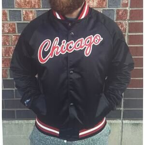 Official Mitchell and Ness Chicago Bulls Men’s XL Light weight Jacket-Black